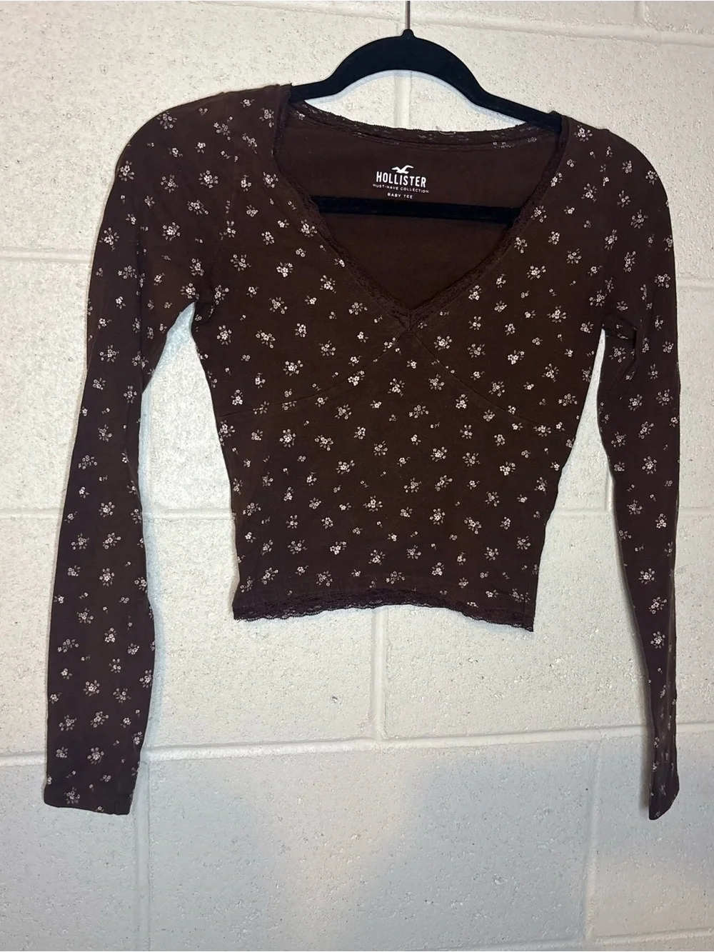 Hollister brown floral long sleeved baby tee women’s size xs